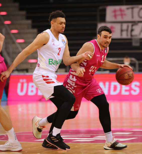 赖团体配合 赖团体配合