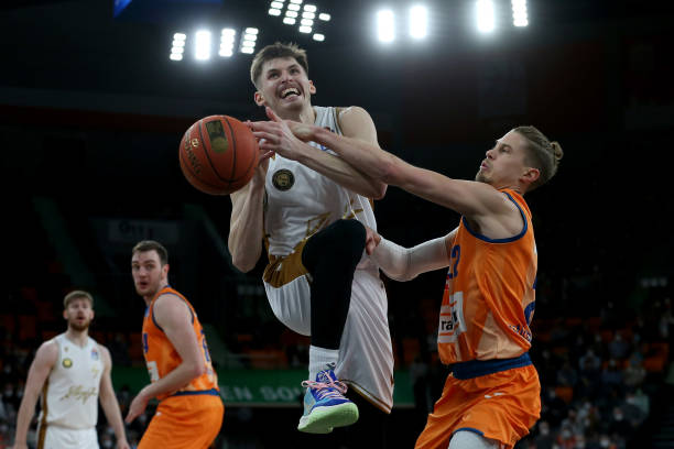 他对对手的 他对对手的