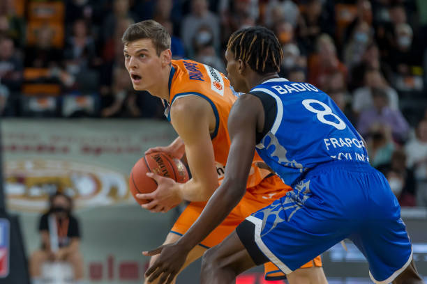 发生争执 发生争执